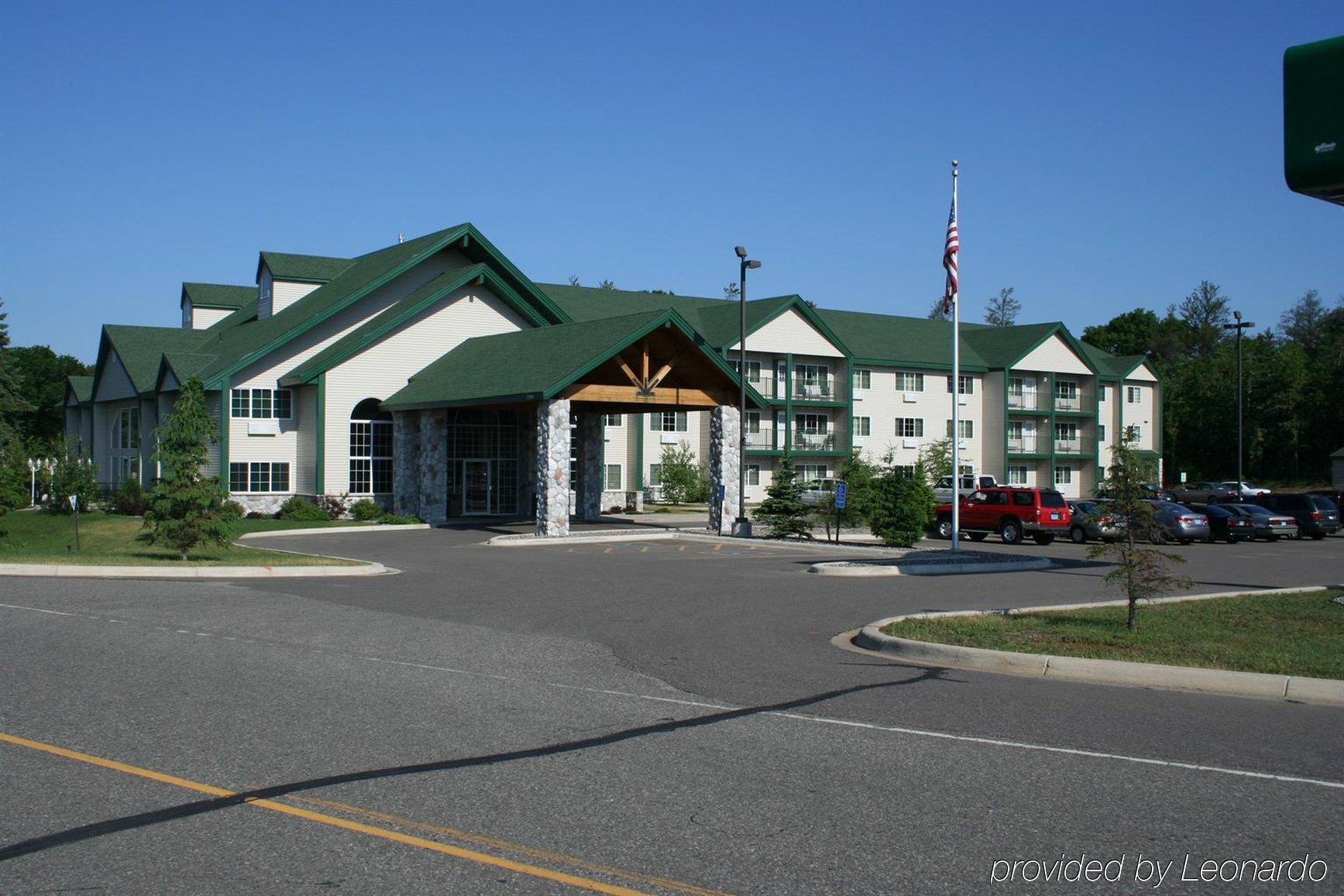 Hotel Baymont By Wyndham Baxter/Brainerd Area Exterior foto